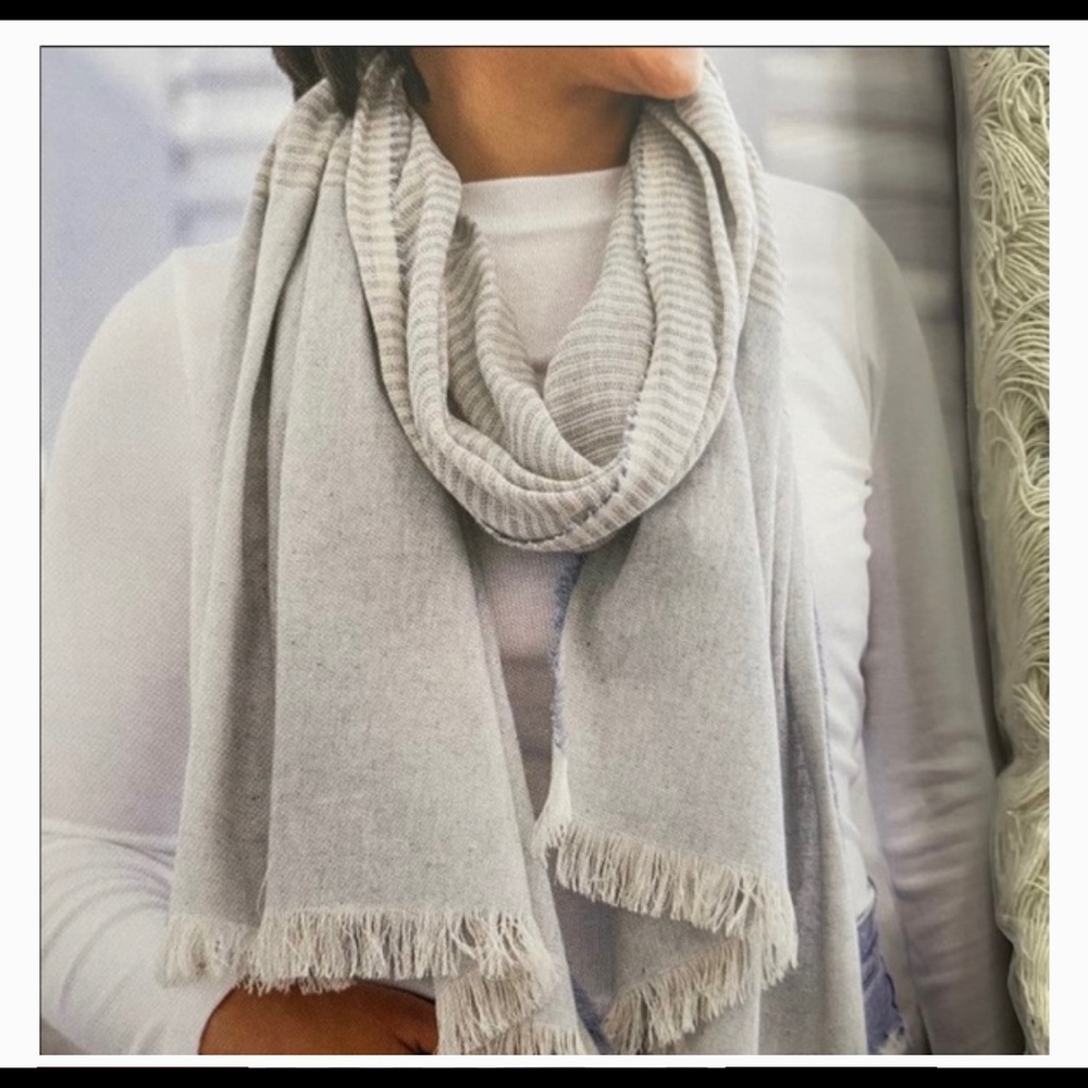 NWT tribe alive scarf